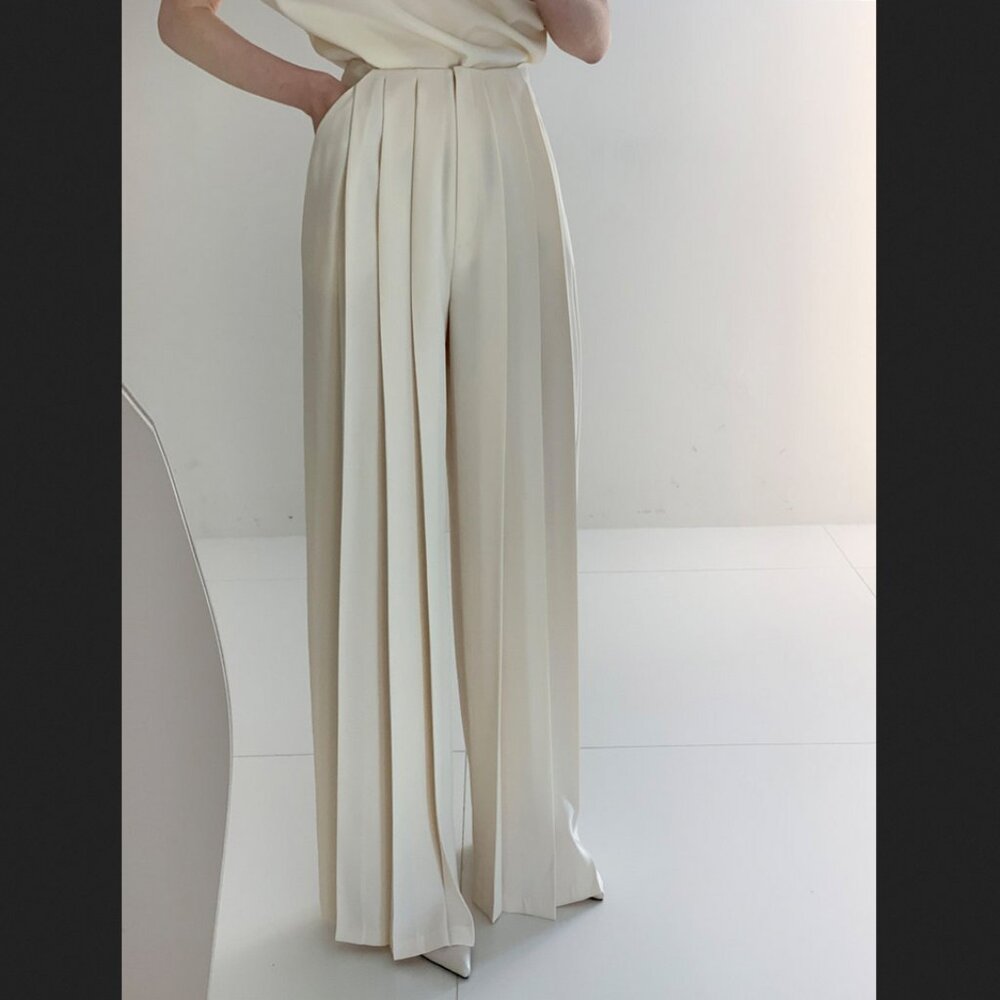 Elegant Cream Pleated Women's Pants
